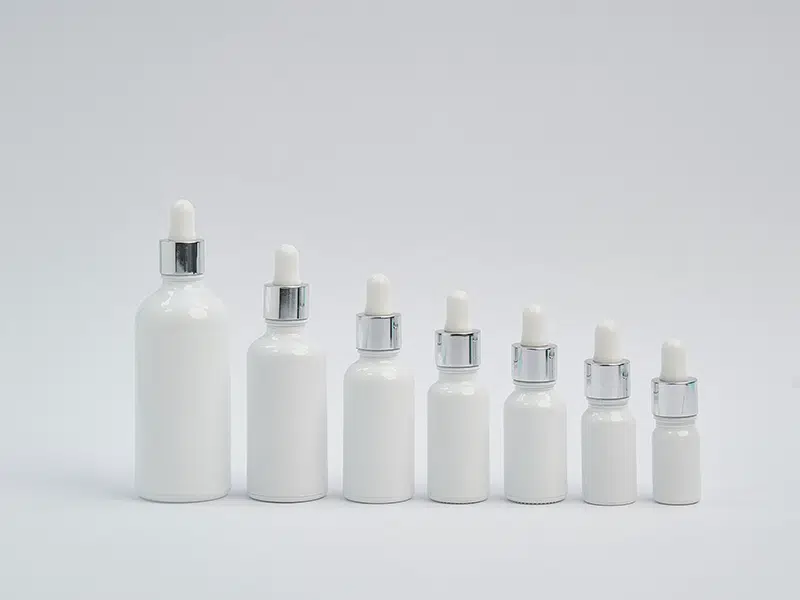 白色精油瓶